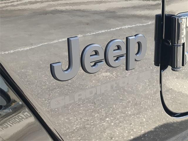 new 2025 Jeep Gladiator car, priced at $41,624