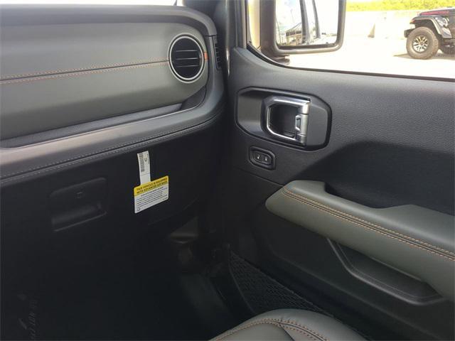 new 2025 Jeep Gladiator car, priced at $45,721