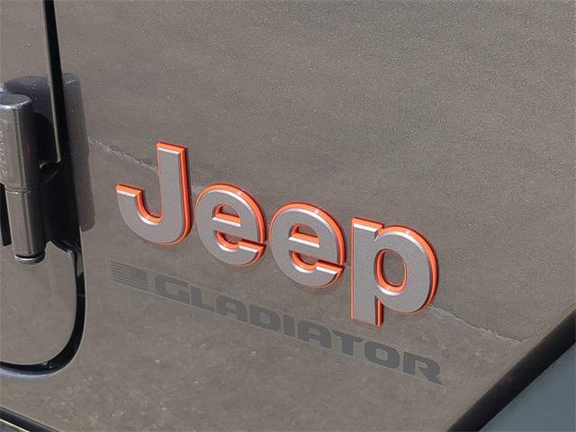 new 2025 Jeep Gladiator car, priced at $45,721