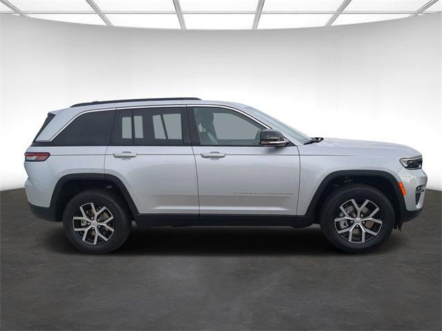 new 2024 Jeep Grand Cherokee car, priced at $45,259