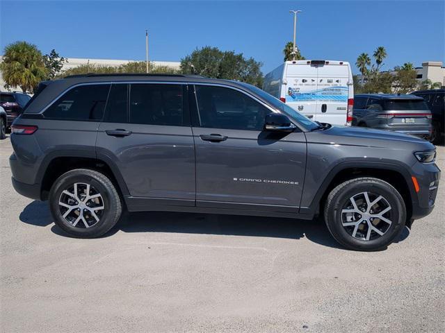 new 2025 Jeep Grand Cherokee car, priced at $44,295