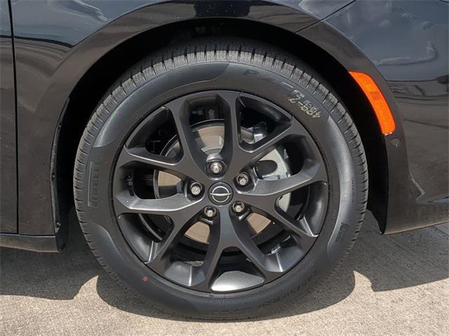 new 2026 Chrysler Pacifica car, priced at $51,880