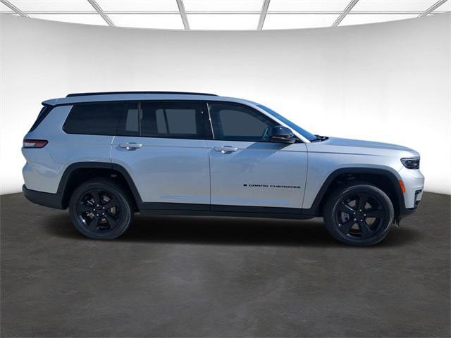 new 2024 Jeep Grand Cherokee L car, priced at $40,702