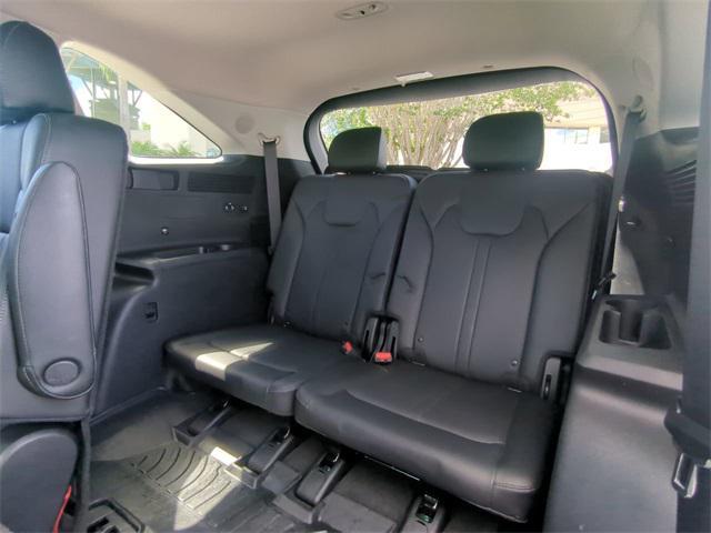 used 2023 Kia Sorento car, priced at $32,999