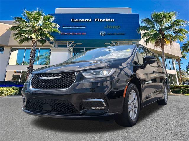 used 2024 Chrysler Pacifica car, priced at $29,999