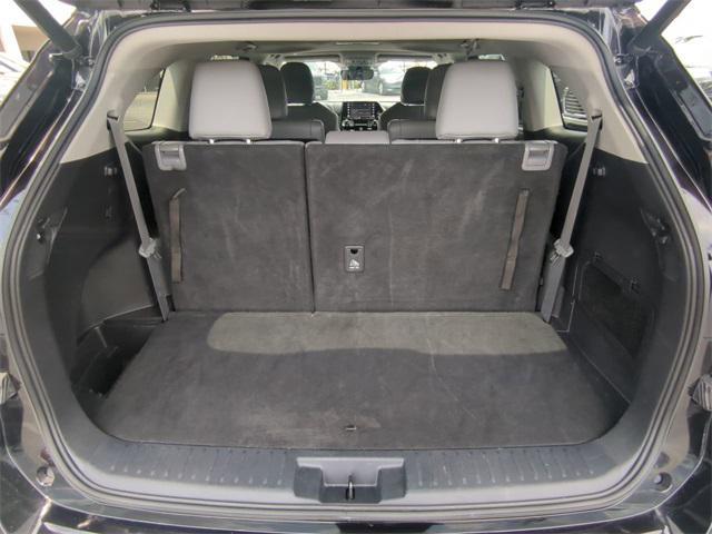 used 2021 Toyota Highlander car, priced at $30,249