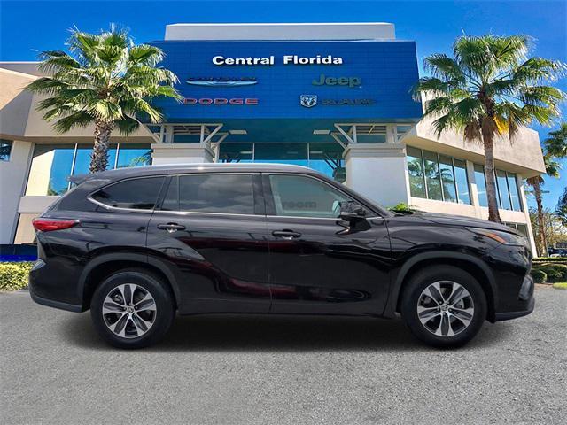 used 2021 Toyota Highlander car, priced at $30,249