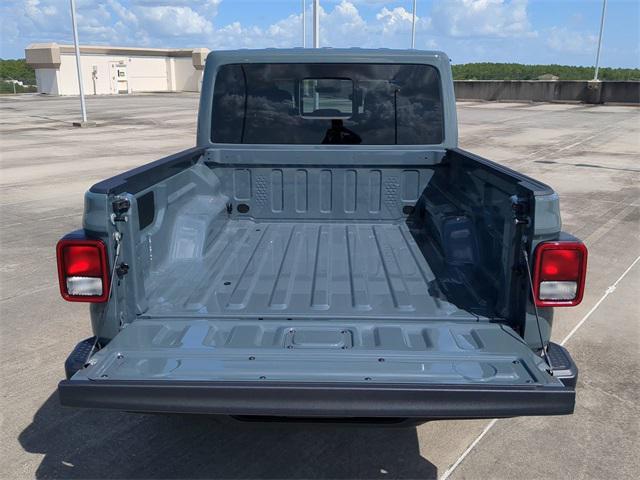 new 2025 Jeep Gladiator car, priced at $40,174