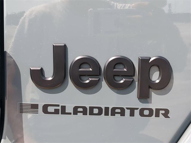 new 2025 Jeep Gladiator car, priced at $40,174