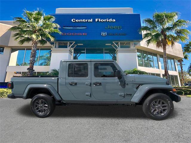 new 2025 Jeep Gladiator car, priced at $40,174