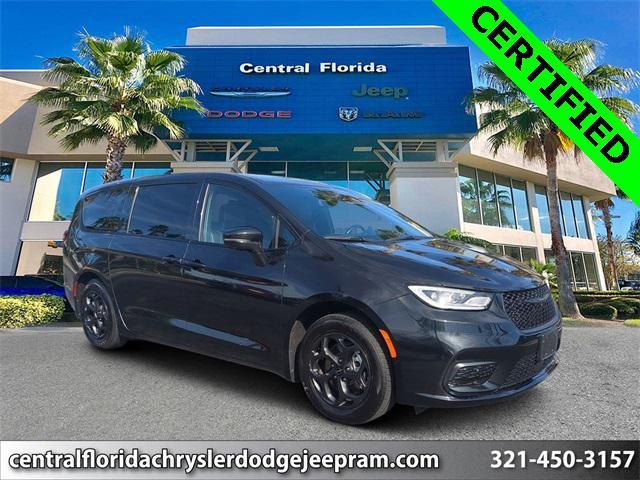 used 2022 Chrysler Pacifica Hybrid car, priced at $25,999