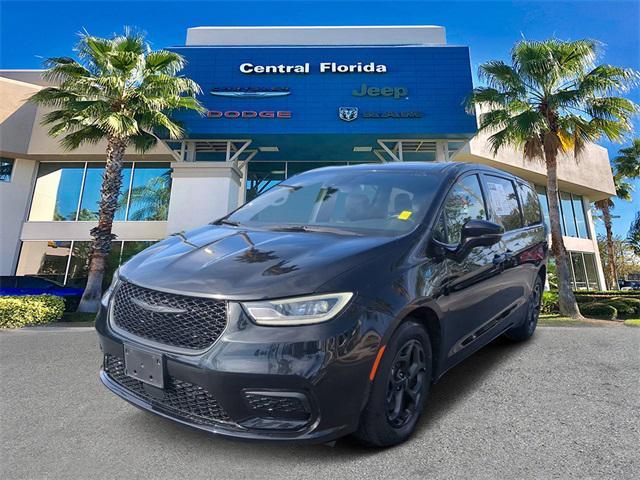 used 2022 Chrysler Pacifica Hybrid car, priced at $25,999