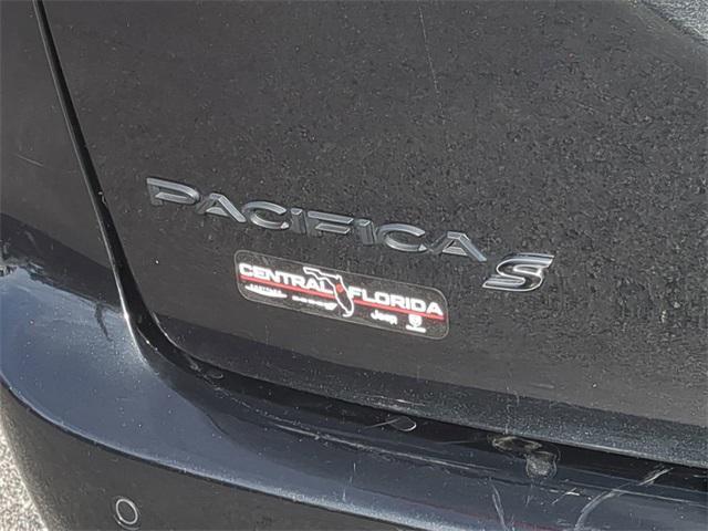 used 2022 Chrysler Pacifica Hybrid car, priced at $25,999