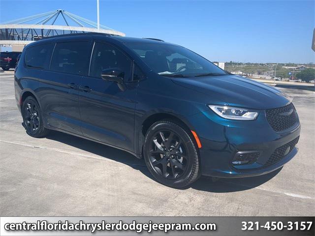 new 2025 Chrysler Pacifica car, priced at $49,540