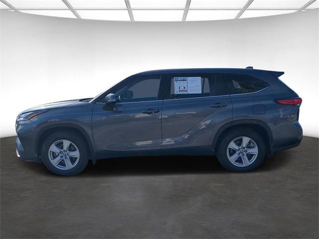 used 2021 Toyota Highlander car, priced at $26,499