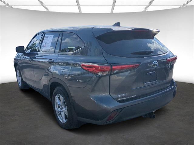 used 2021 Toyota Highlander car, priced at $26,499