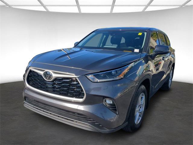 used 2021 Toyota Highlander car, priced at $29,498