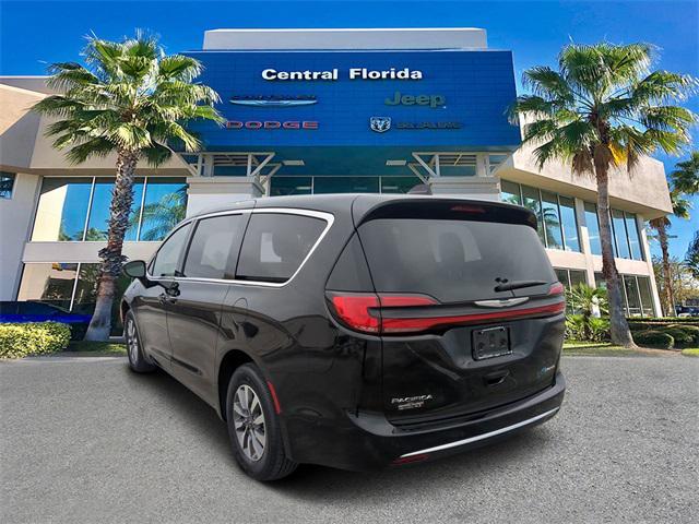 new 2025 Chrysler Pacifica Hybrid car, priced at $47,030