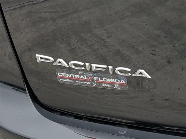 new 2025 Chrysler Pacifica Hybrid car, priced at $47,030