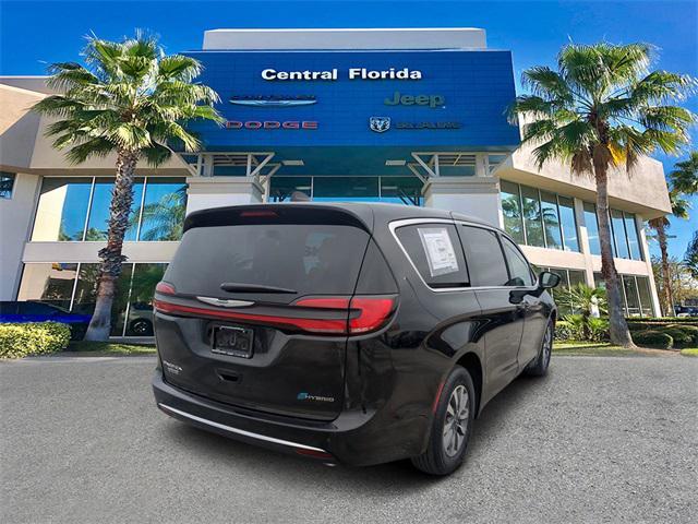 new 2025 Chrysler Pacifica Hybrid car, priced at $47,030