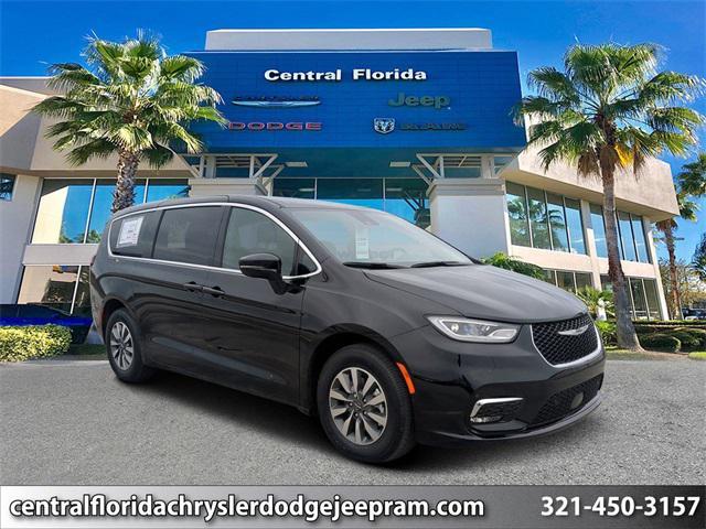 new 2025 Chrysler Pacifica Hybrid car, priced at $47,030