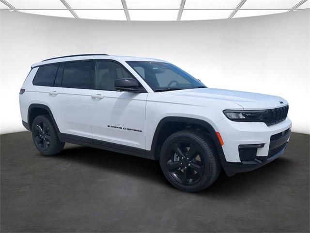 new 2024 Jeep Grand Cherokee L car, priced at $41,871