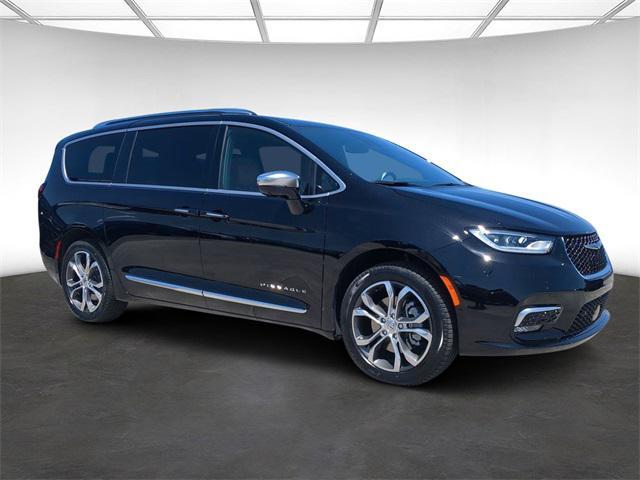 new 2024 Chrysler Pacifica car, priced at $57,928