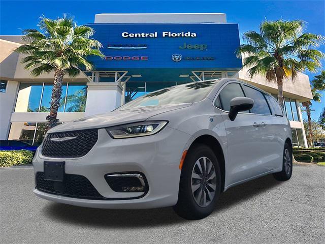used 2023 Chrysler Pacifica Hybrid car, priced at $24,249