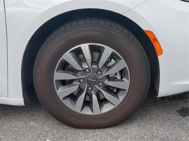 used 2023 Chrysler Pacifica Hybrid car, priced at $24,249