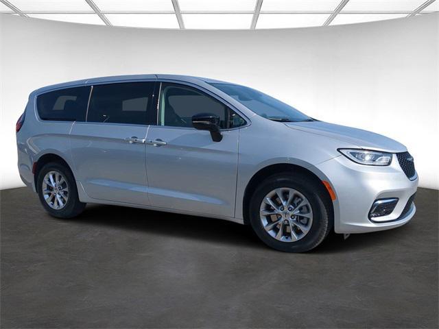 new 2024 Chrysler Pacifica car, priced at $37,943