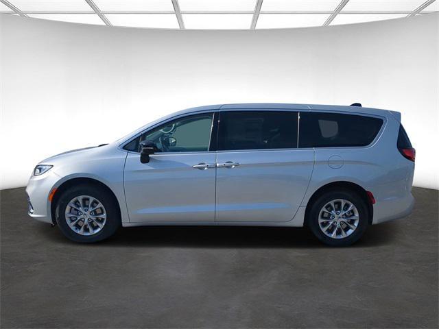 new 2024 Chrysler Pacifica car, priced at $37,943