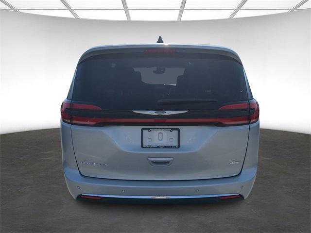 new 2024 Chrysler Pacifica car, priced at $37,943