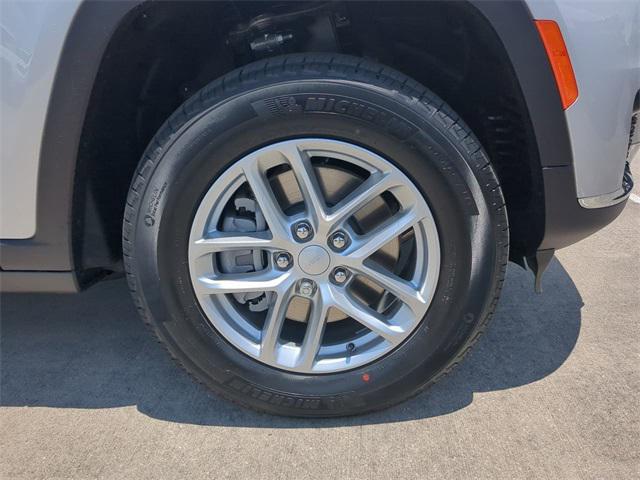 new 2024 Jeep Grand Cherokee L car, priced at $35,100