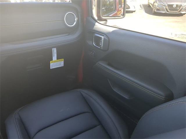 new 2025 Jeep Gladiator car, priced at $42,002