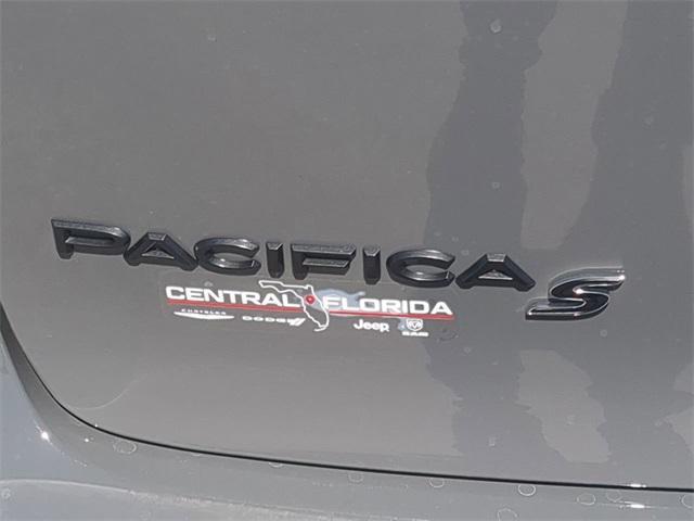 new 2025 Chrysler Pacifica car, priced at $47,484