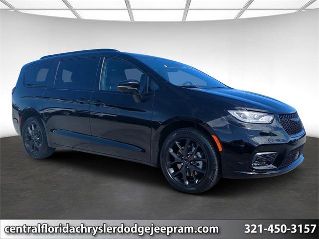 new 2024 Chrysler Pacifica car, priced at $50,176