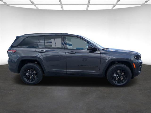 new 2024 Jeep Grand Cherokee car, priced at $40,379