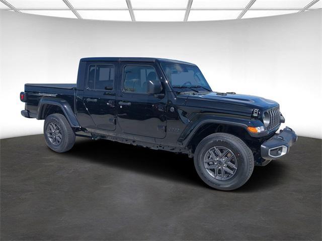 new 2024 Jeep Gladiator car, priced at $46,570