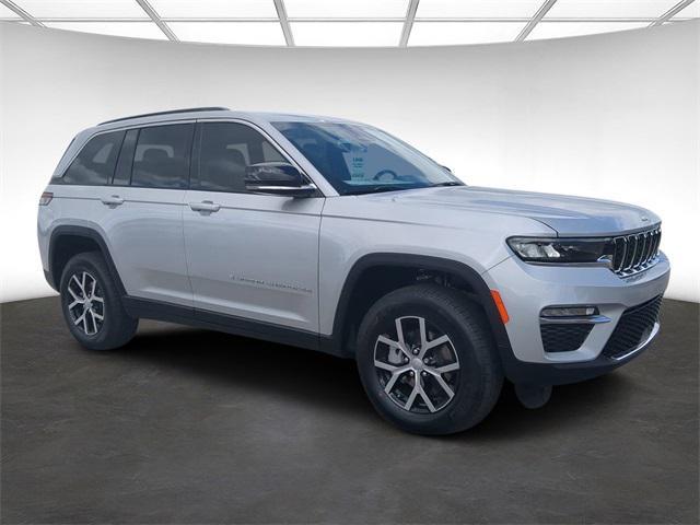 new 2025 Jeep Grand Cherokee car, priced at $44,295