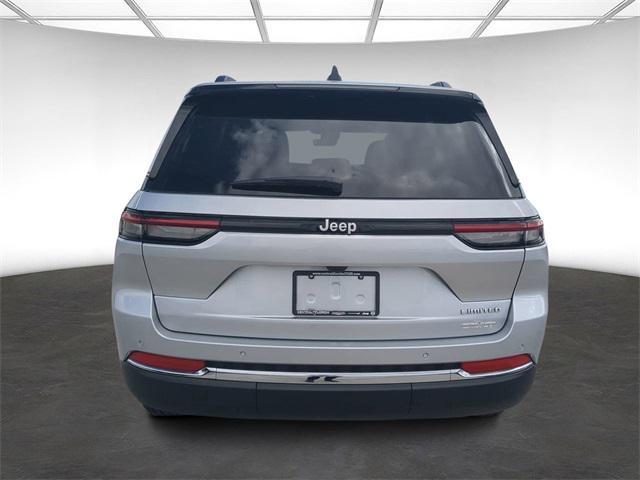 new 2025 Jeep Grand Cherokee car, priced at $44,295