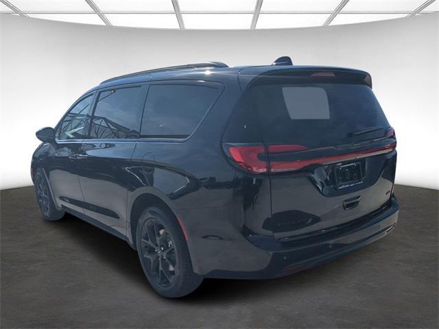 new 2024 Chrysler Pacifica car, priced at $41,077