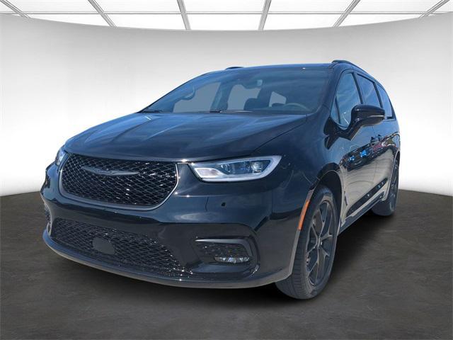 new 2024 Chrysler Pacifica car, priced at $41,077