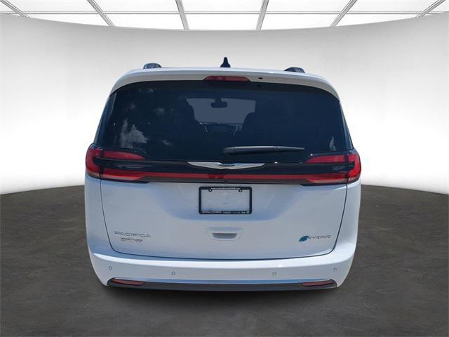 new 2024 Chrysler Pacifica car, priced at $44,636