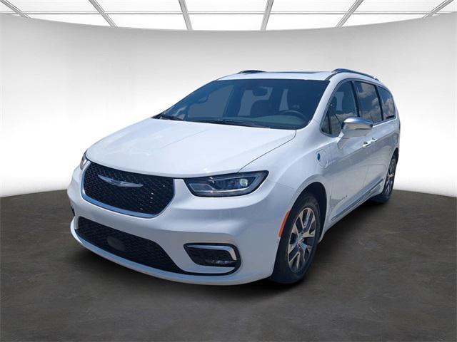 new 2024 Chrysler Pacifica car, priced at $44,636