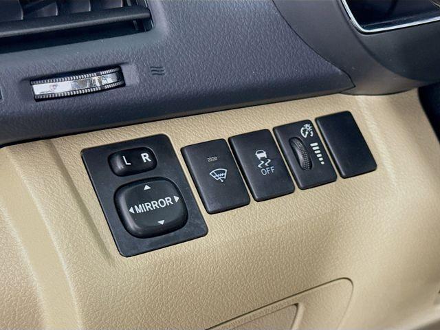 used 2013 Toyota Highlander car, priced at $15,770