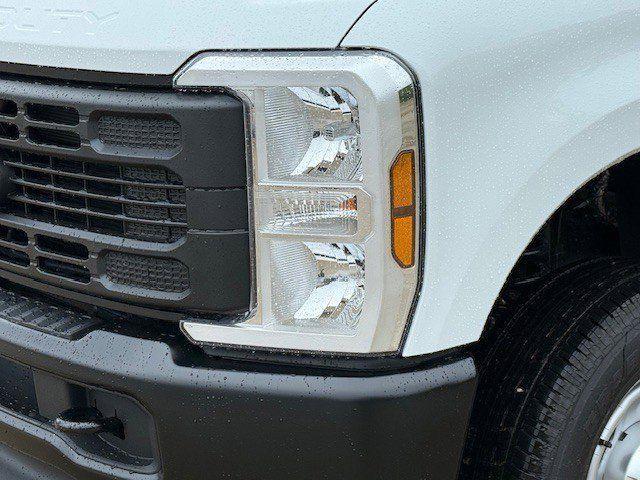 new 2025 Ford F-350 car, priced at $53,870