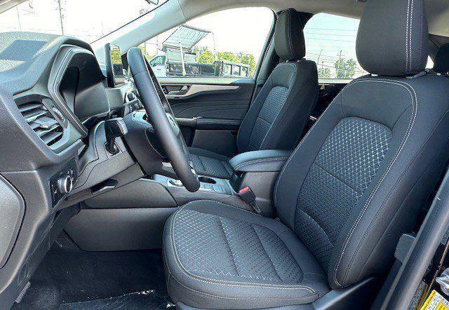 new 2025 Ford Escape car, priced at $29,905