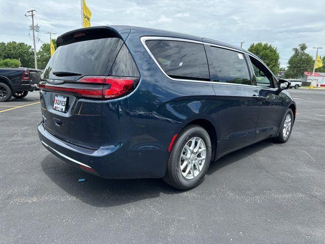 new 2025 Chrysler Pacifica car, priced at $43,994