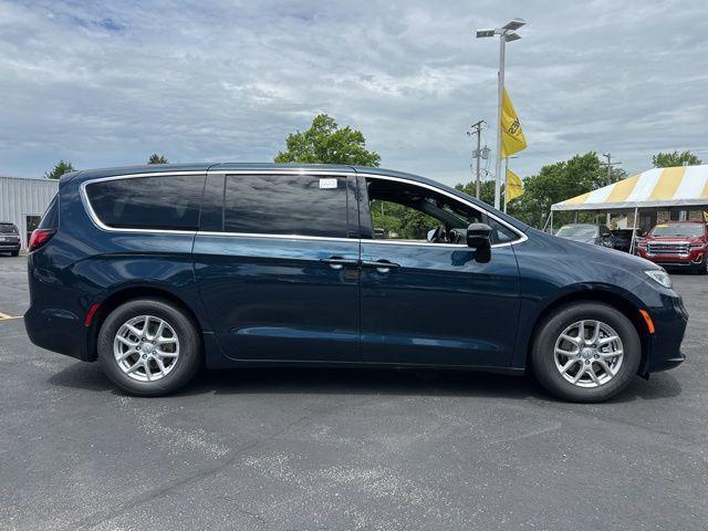 new 2025 Chrysler Pacifica car, priced at $43,994