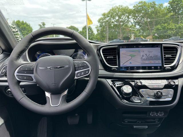 new 2025 Chrysler Pacifica car, priced at $43,994